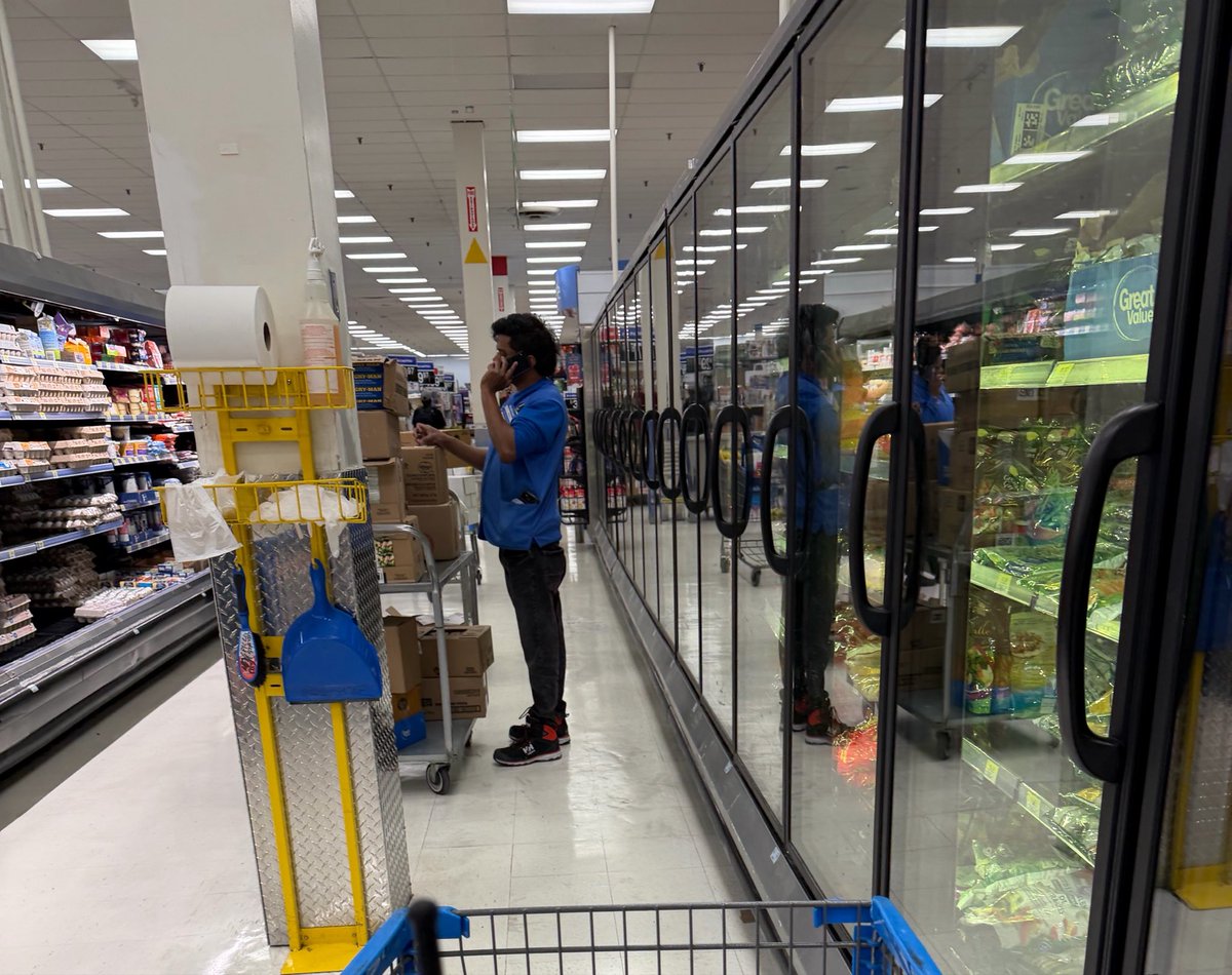 willworth7's tweet photo. @WalmartCanada wanted to tell you how the Lansdowne Peterborough @WalmartCanada what’s three employees standing here talking but shelves are pretty empty. When you ask for someone they just look at you and say they have it and leave it at the at. https://t.co/Exx40ltVUI