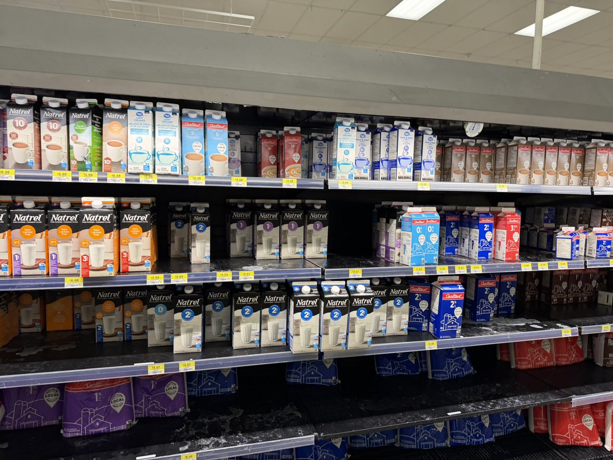 willworth7's tweet photo. @WalmartCanada wanted to tell you how the Lansdowne Peterborough @WalmartCanada what’s three employees standing here talking but shelves are pretty empty. When you ask for someone they just look at you and say they have it and leave it at the at. https://t.co/Exx40ltVUI