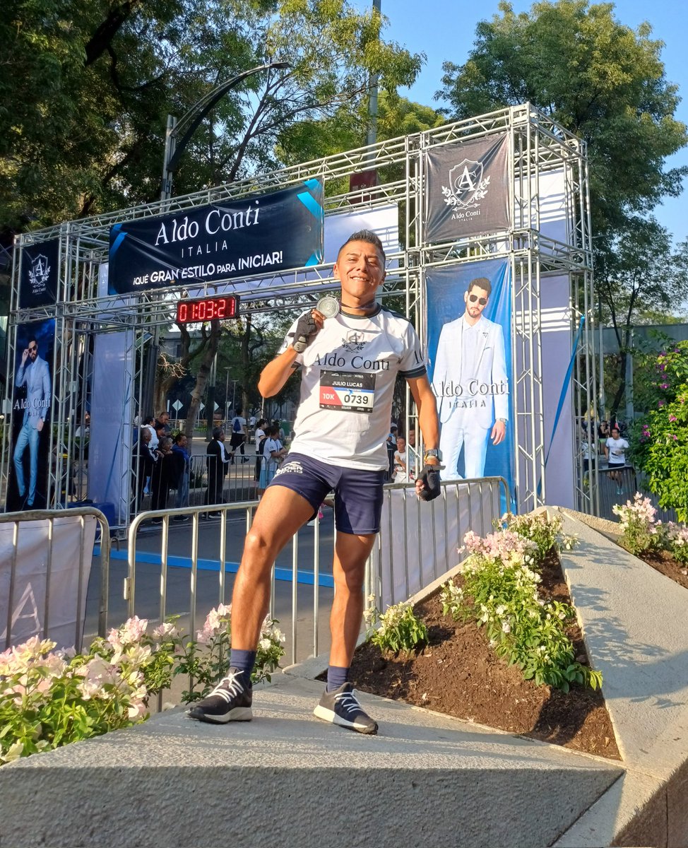 juliobikerun555's tweet photo. En las de #AldoConti🕴👔 se trata de #CorreConEstilo 🕴🏃 y hoy ese lo deje en los suelos...literal 😂.En sus #10K la #CarreraAldoConti 🕴👔🏃💨 👊 @aldoContiItalia #GoAndRun @yoelegicorrer1 @MeEncantaCorrer @CanalRunning @SumandoKMx @CorroAMiPaso @ManicomioRunner @Comunirunners https://t.co/GS5XUcdj7i