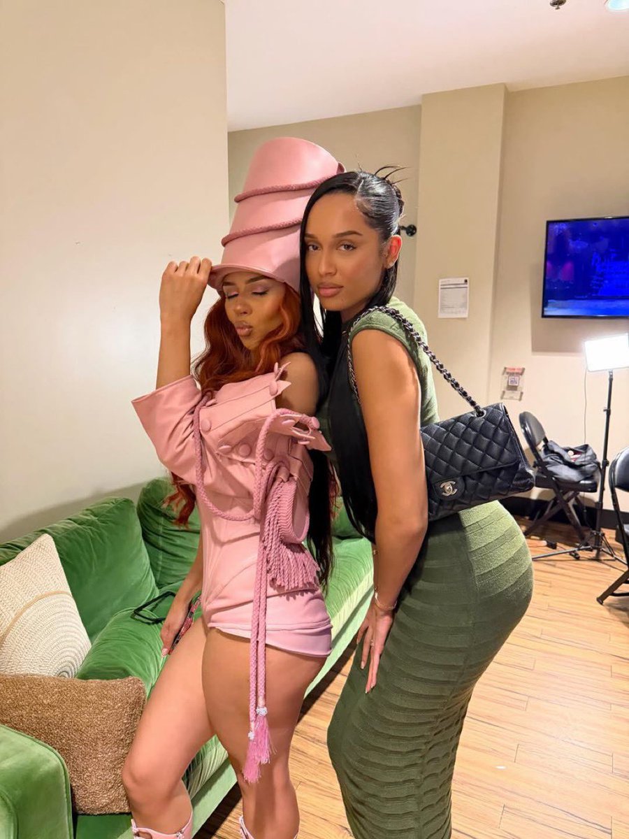 hourlymts's tweet photo. Mariah the Scientist &amp; Brooklyn Nikole 💕 https://t.co/uxmsIGpYRr