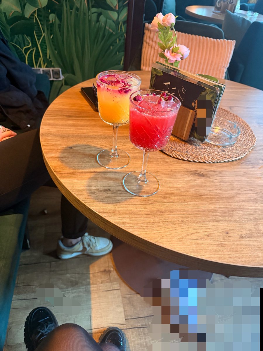 KjutPrincess's tweet photo. Girls day out, drinks were 44€ 🌹

• reimbursement findom femdom paypig finsub drinks • https://t.co/RZNu4q7Sac