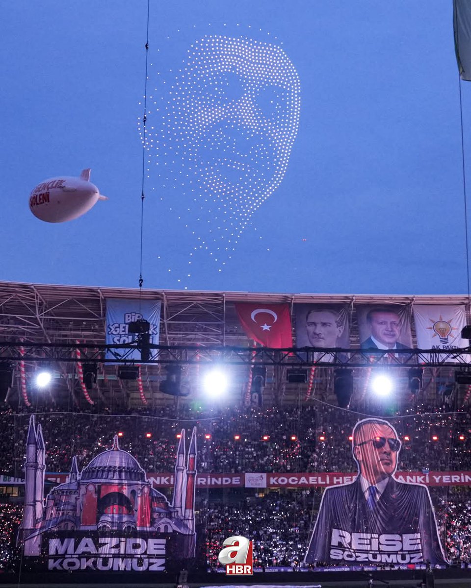 Sayma15399249's tweet photo. Gençliğin kahramanı!

@RTErdogan 
#BirGençlikŞöleni https://t.co/QNrsk5YpaT