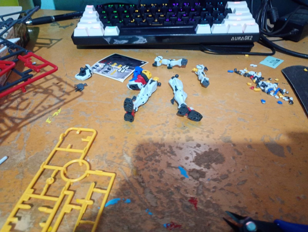NimbowH40591's tweet photo. ¡VAMOOOOOOOOOOOO, PRIMER MODEL KIT QUE ARMO CARAJOOOOOOOOOO!! (Admito que fue divertido armarlo y ponerlo en varias poses) https://t.co/XUUboGi0rY