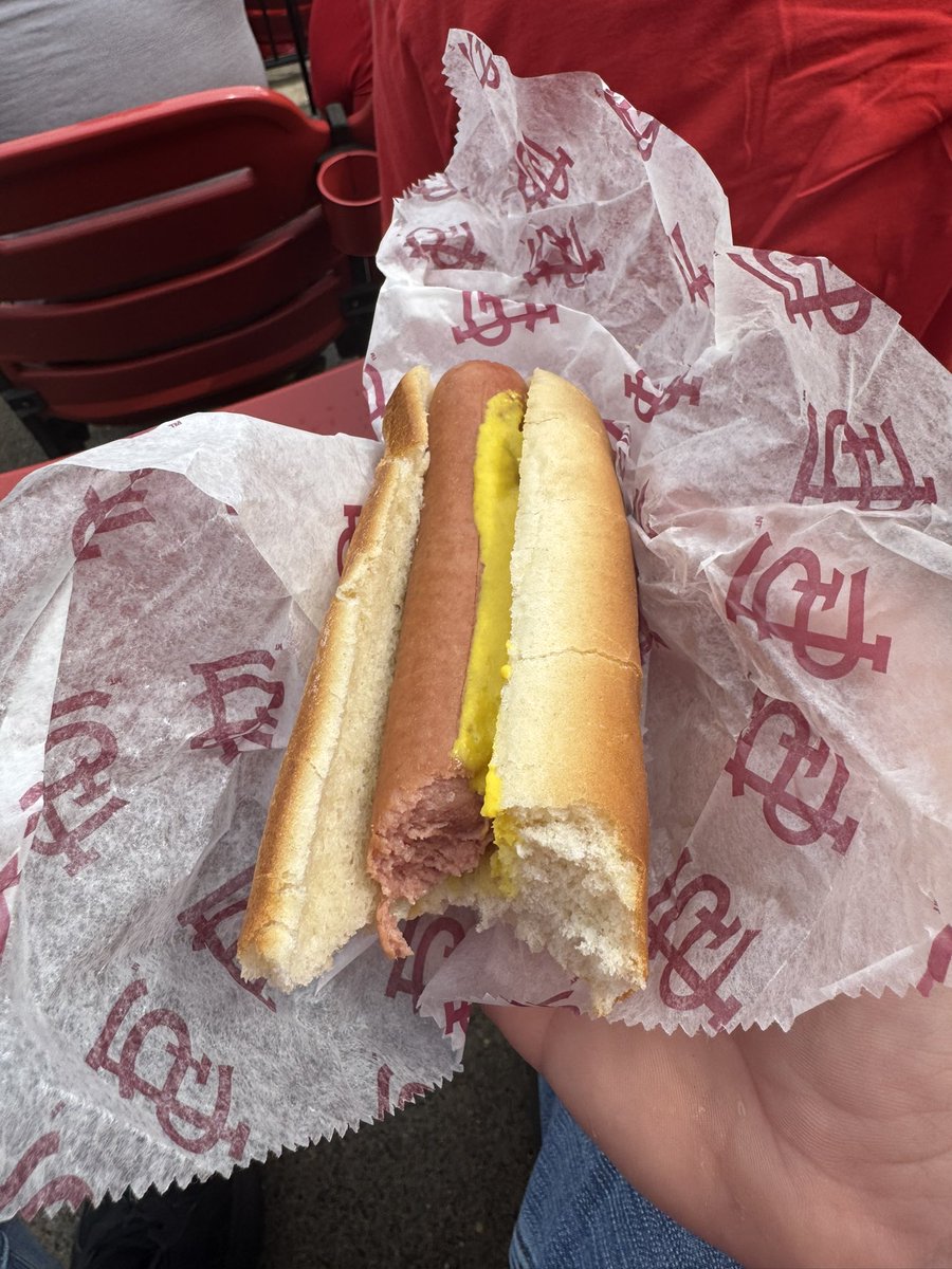 BeetzByJoe's tweet photo. @Cardinals attendance may be slipping because I can go to my local @QuikTrip and get a better hot dog than this. #MakeHotDogsGreatAgain https://t.co/AcoLFnNIkF
