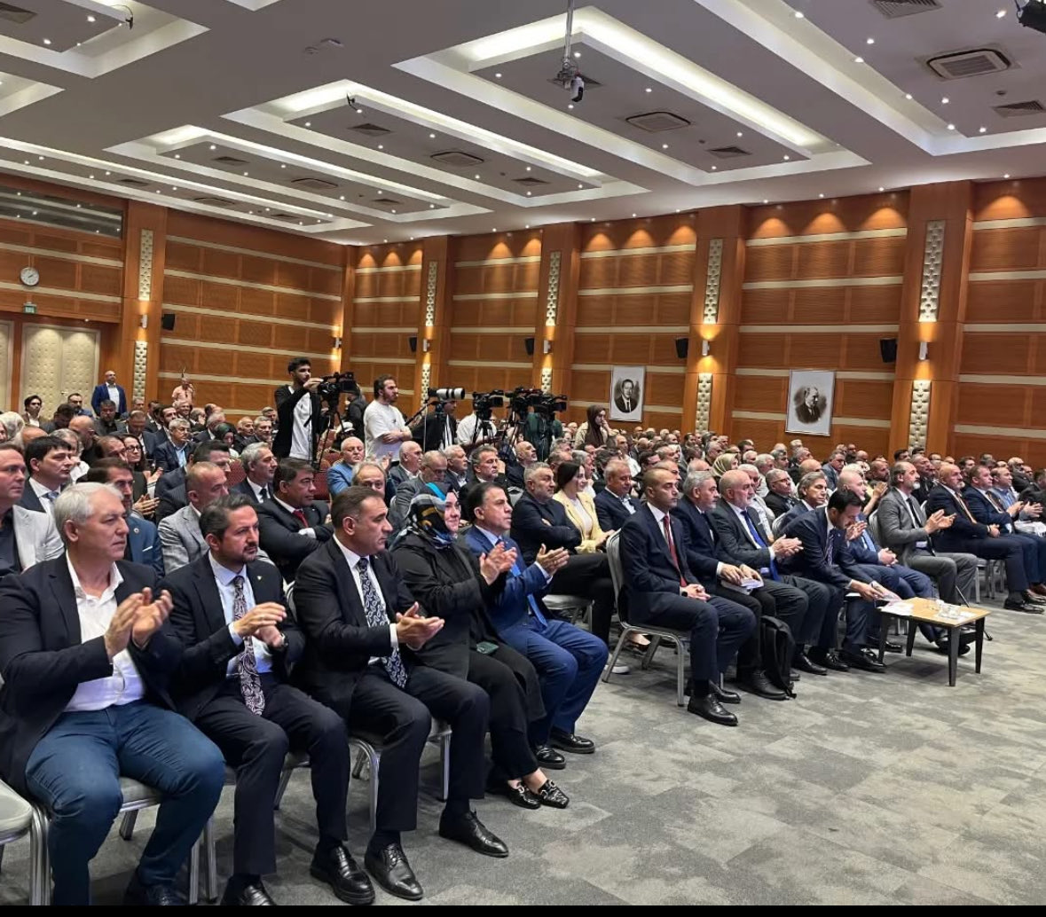 tahirabus's tweet photo. Yerel Yönetimlerde İlk Basamak Muhtarlarımız programı kapsamında bugün İl Başkanlığımızda bir araya geldik.
Sn. Mustafa Demir ve Sn. Süleyman Soylu’nun katılımlarıyla,
Sn. Ömer Lütfü Arı başkanlığında gerçekleştirdiğimiz yerel yönetimler üzerine verimli istişarelerde bulunduk. https://t.co/p3KBJZmKnk
