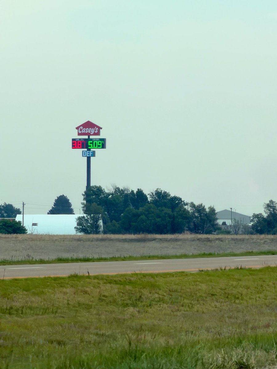 CthruHD's tweet photo. Back in Casey’s Land with sub $4 Gas https://t.co/AGOoc6U8sC