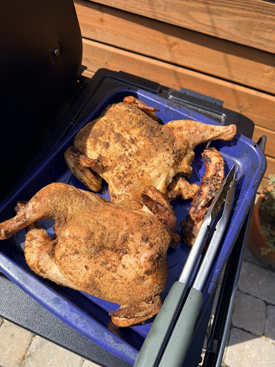 HootersLM's tweet photo. Iceman on the sonos fire on the grill yall know wtf is going on https://t.co/lQFEM7DleC