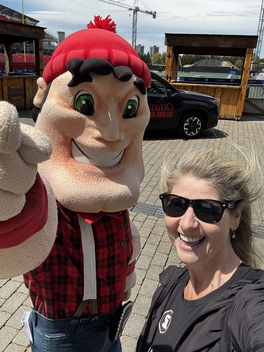 jacroy67's tweet photo. Fun times at the @REDBLACKS fan-fest today!! 
Pre-season is a week away, folks!!

#IsItJuneYet 🖤♥️ https://t.co/JFMZyO1t4S
