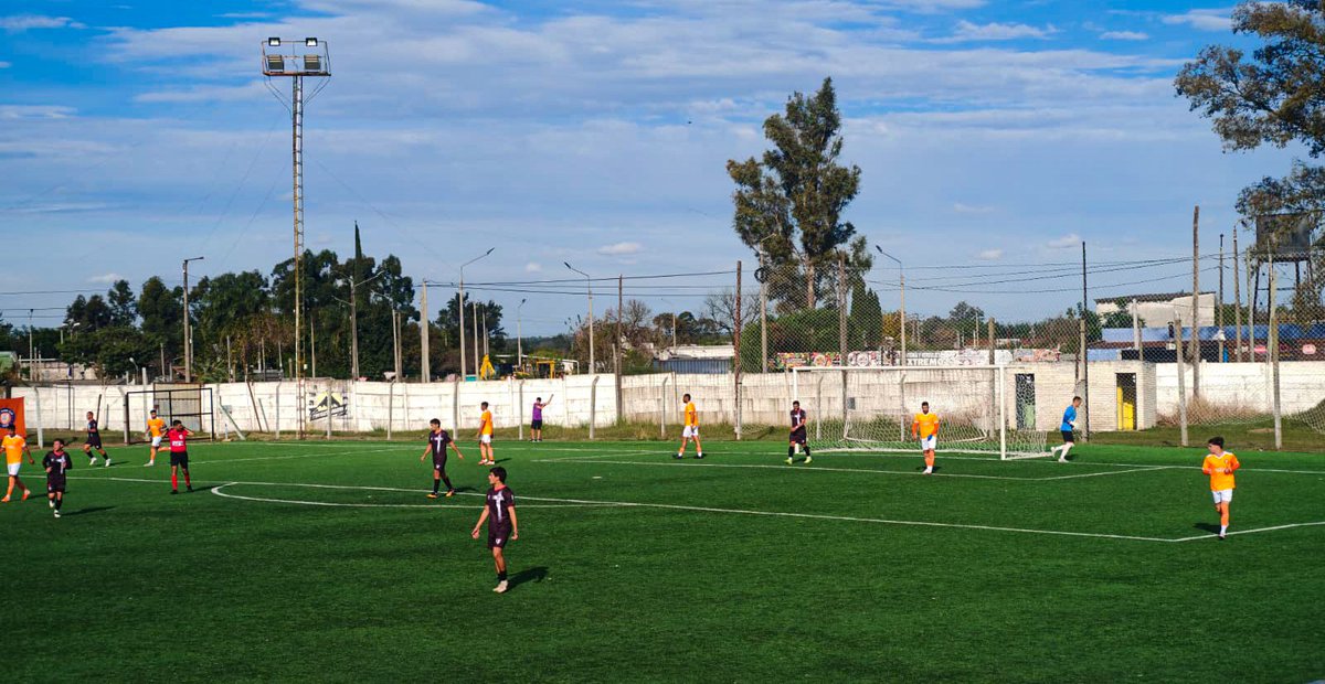 VozSalto's tweet photo. #PrimeraDivisiónAmateur | Empate del naranja como local

Salto FC empató 1 a 1 ante Terremoto, por la 3°fecha del certamen.
Gonzalo Papa fue el autor del gol locatario. 
Lo viviste junto al equipo de #PlataformaDeportiva https://t.co/vEonS3sVV8