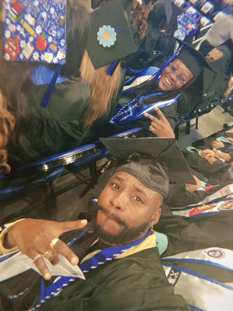 CoachGeneJ's tweet photo. Masters Degree Acquired!! 🏅🎖️📈 https://t.co/gkkcOyJ2Sf