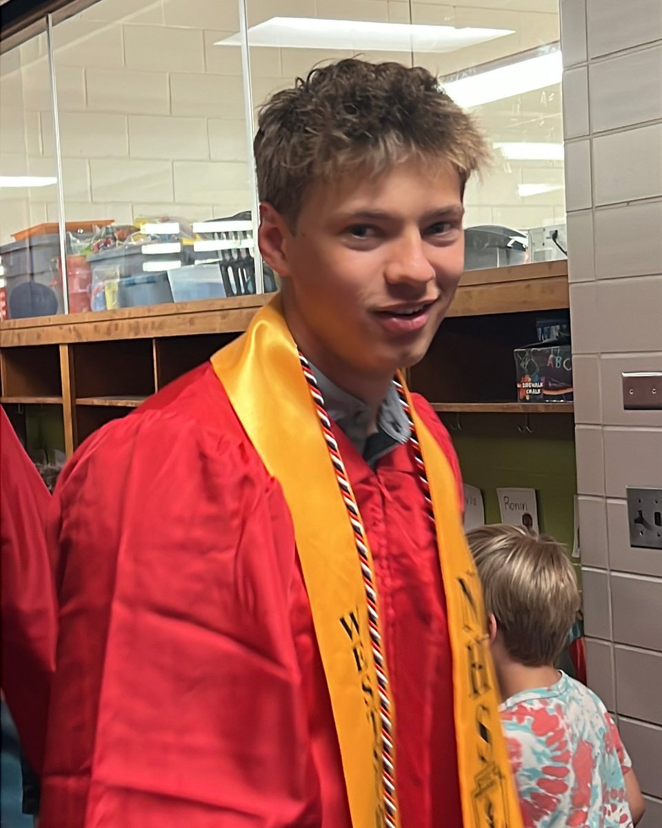 Rockbrook66's tweet photo. Welcome back home, Rockbrook graduating seniors!  Congratulations on your graduation! https://t.co/t9XR1xQJkT