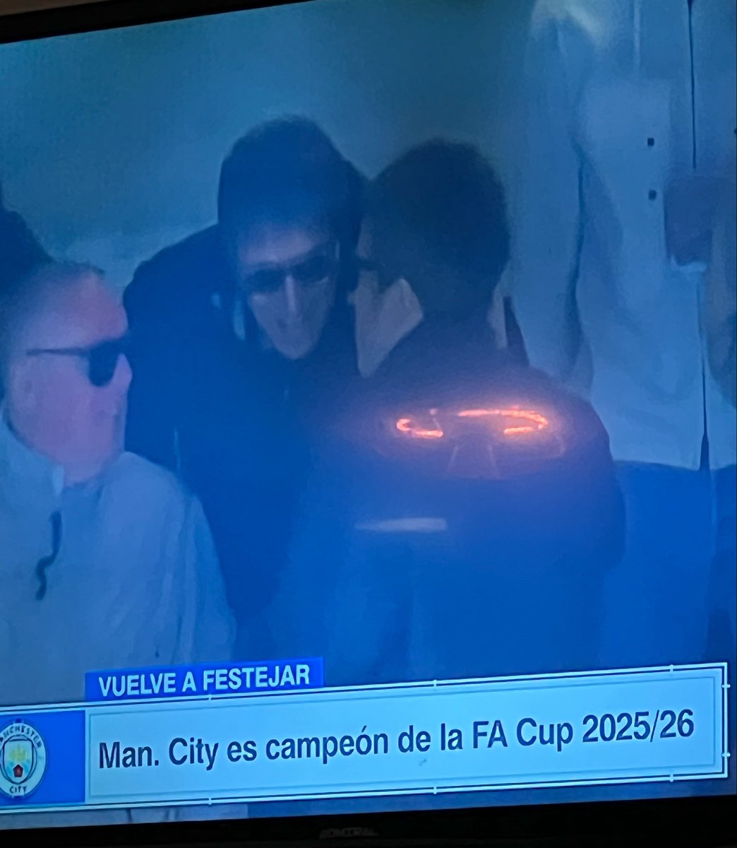 Maxi tweet media