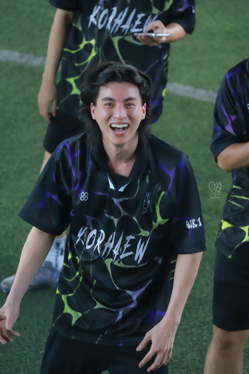 NATTCattleya's tweet photo. เวลาได้เตะบอล ⚽️ แววตาน้องกลัฟเปนประกายมั่กกก อยากให้ได้เตะทุกวันเลย 🥹✨️

GULF KORHAEW​ CAPT
#GulfxBluestoreCup2026
#GulfKanawut
♡
#NATTOXGULF https://t.co/3uILLnZCnT
