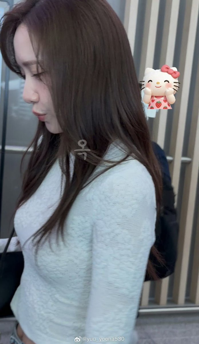 yeppeoyoona's tweet photo. YoonA’s side profile 🫠

#LimYoonA #임윤아 #YoonA #윤아 https://t.co/N752Ni6LQ3
