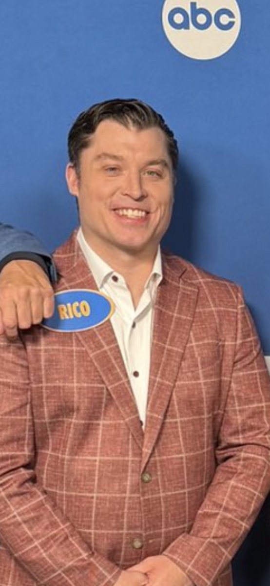 brandom954's tweet photo. @stoolpresidente @Jerrythekid21 @FamilyFeudABC Do NOT mention Rico wearing makeup https://t.co/OCOr1ej4o3