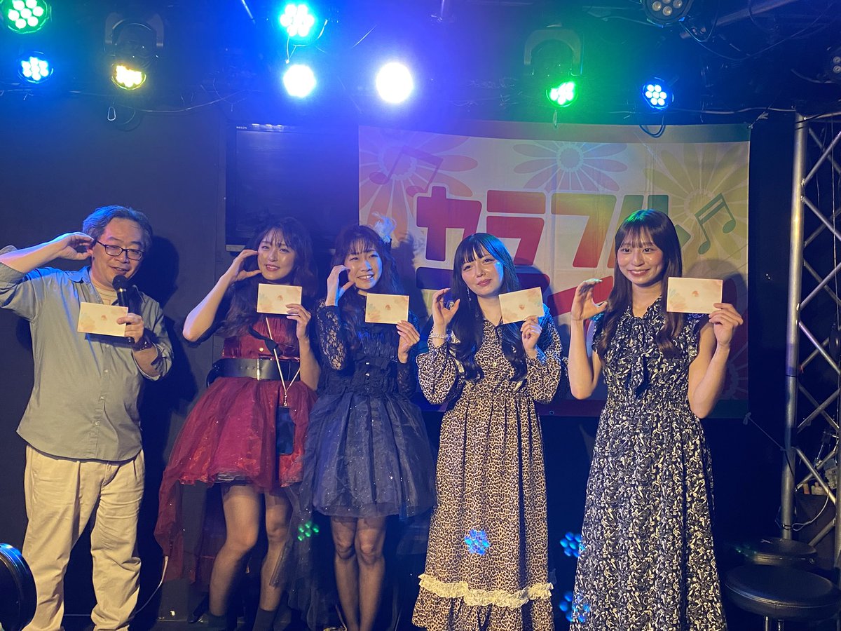 geniorow's tweet photo. 由衣ちゃんのライブ参戦3回目ということで札幌に
昭和と平成の曲ということで楽しく盛り上がれました😄
由衣ちゃんの新曲も聴けて来月のワンマンが更に楽しみな今日この頃
明日からまた仕事なのが憂鬱😞
#カラスマ #原藤由衣　@yuaofficial1103 
@ouma_cham #しずゆき https://t.co/iZYN57lj97