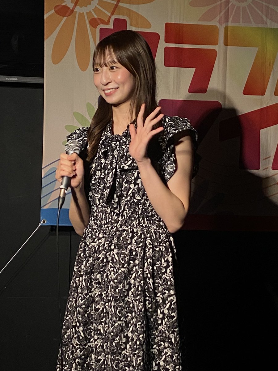 geniorow's tweet photo. 由衣ちゃんのライブ参戦3回目ということで札幌に
昭和と平成の曲ということで楽しく盛り上がれました😄
由衣ちゃんの新曲も聴けて来月のワンマンが更に楽しみな今日この頃
明日からまた仕事なのが憂鬱😞
#カラスマ #原藤由衣　@yuaofficial1103 
@ouma_cham #しずゆき https://t.co/iZYN57lj97