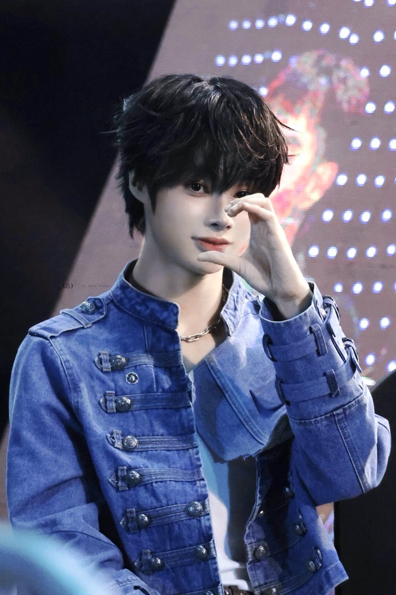 흥 tweet media