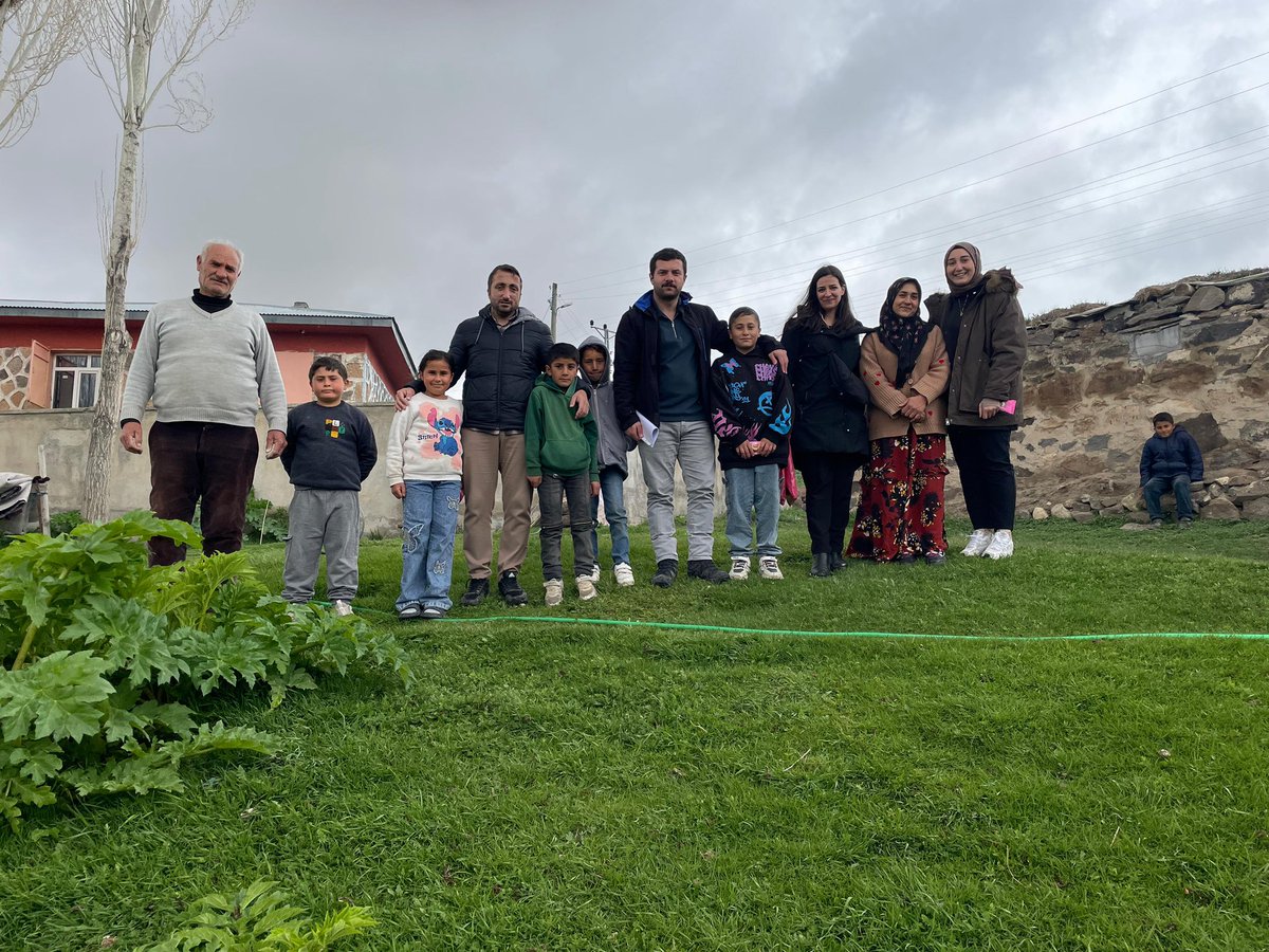 GunbulduO's tweet photo. Bugün Akçevre, Tarım, Altınkilit, Çiftçiler, Kapanca ve Sürmelikoç köylerimizi gezdik.Velilerimizle bir araya gelerek, çocuklarımızın başarılarını ve heyecanlarını paylaştık.
@tcmeb 
@frknkrksz 
@agrimem 
@hasan_kokrek 
@diyadinmem 
@remzi0479 https://t.co/tAKQ5keh01
