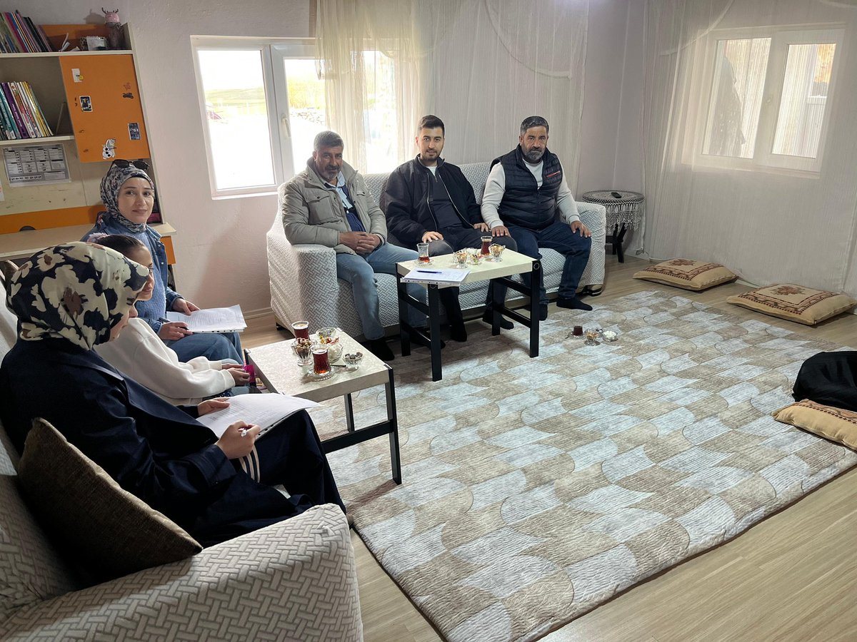 GunbulduO's tweet photo. Bugün Akçevre, Tarım, Altınkilit, Çiftçiler, Kapanca ve Sürmelikoç köylerimizi gezdik.Velilerimizle bir araya gelerek, çocuklarımızın başarılarını ve heyecanlarını paylaştık.
@tcmeb 
@frknkrksz 
@agrimem 
@hasan_kokrek 
@diyadinmem 
@remzi0479 https://t.co/tAKQ5keh01