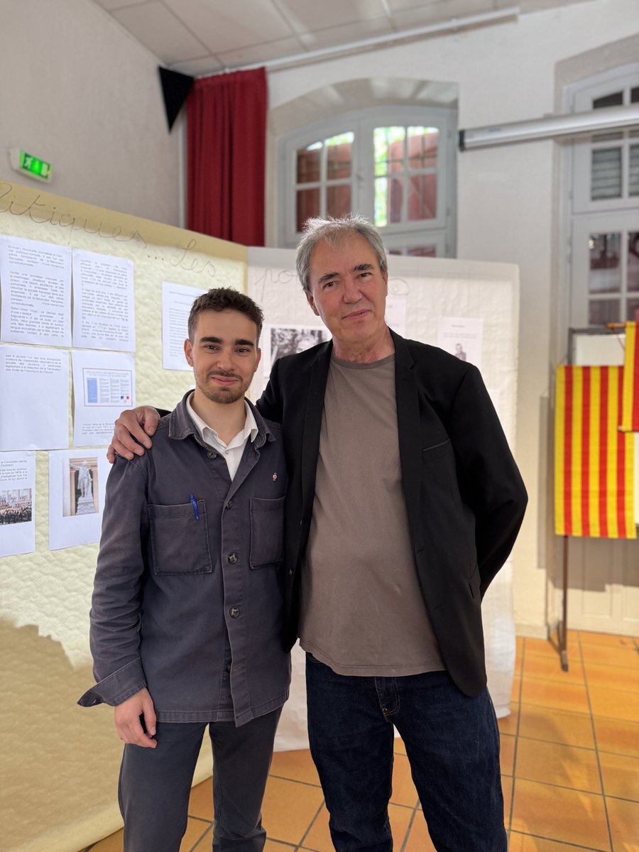 ClementFrel's tweet photo. Avec @Herve_GUERRERA, nous étions présents aujourd’hui à l’inauguration de l’exposition sur les personnages célèbres de Provence organisée par l’association Acantari ☀️

Gramaci à la fédération de l’Oustau de Prouvènço pour leurs actions de valorisation de la culture provençale ! https://t.co/iG4lqGiwxD