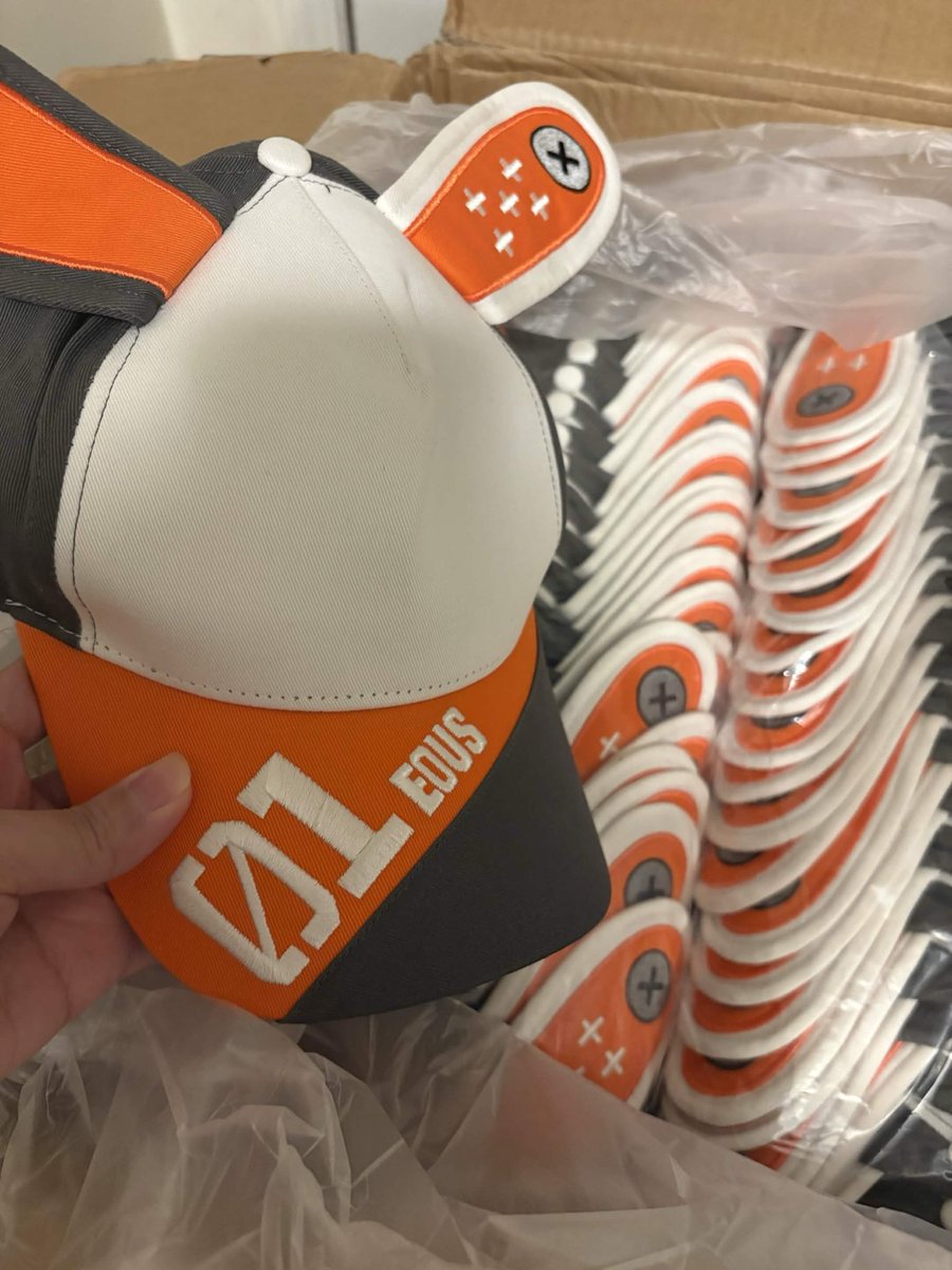 TaigasMeep's tweet photo. ⚠️ THEYRE HEREEE!!⚠️ 

The Hats arrived in time for Anime North! https://t.co/H8toOxWBQW