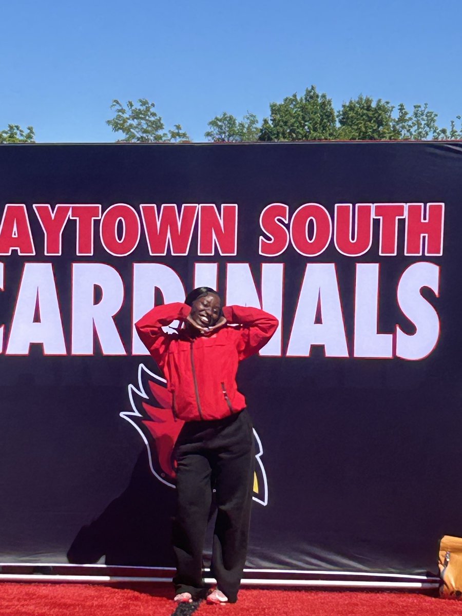 raysouth_track's tweet photo. MaChira Tharp on to Sectionals in the 100m Hurdles! https://t.co/sOMQXfx9qE