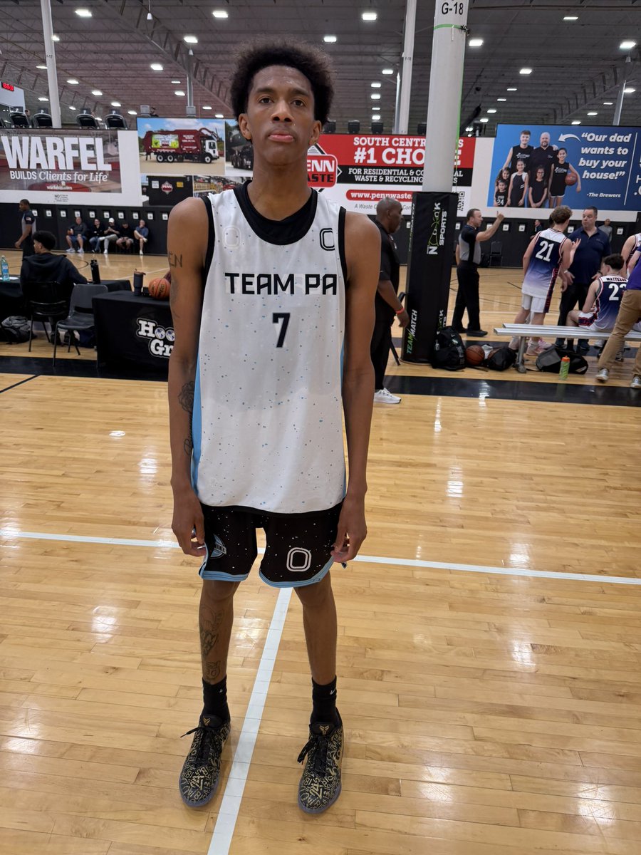 HoopGroupEamonn's tweet photo. 🔥 @TEAMPAHOOPS HGSL defeats SHA Elite HGSL 71-62 behind a 28-point performance from #7 Jerry Johnson.

Johnson is a high-level scorer with great size and athleticism who can score in many different ways. https://t.co/JowHtCqfkH