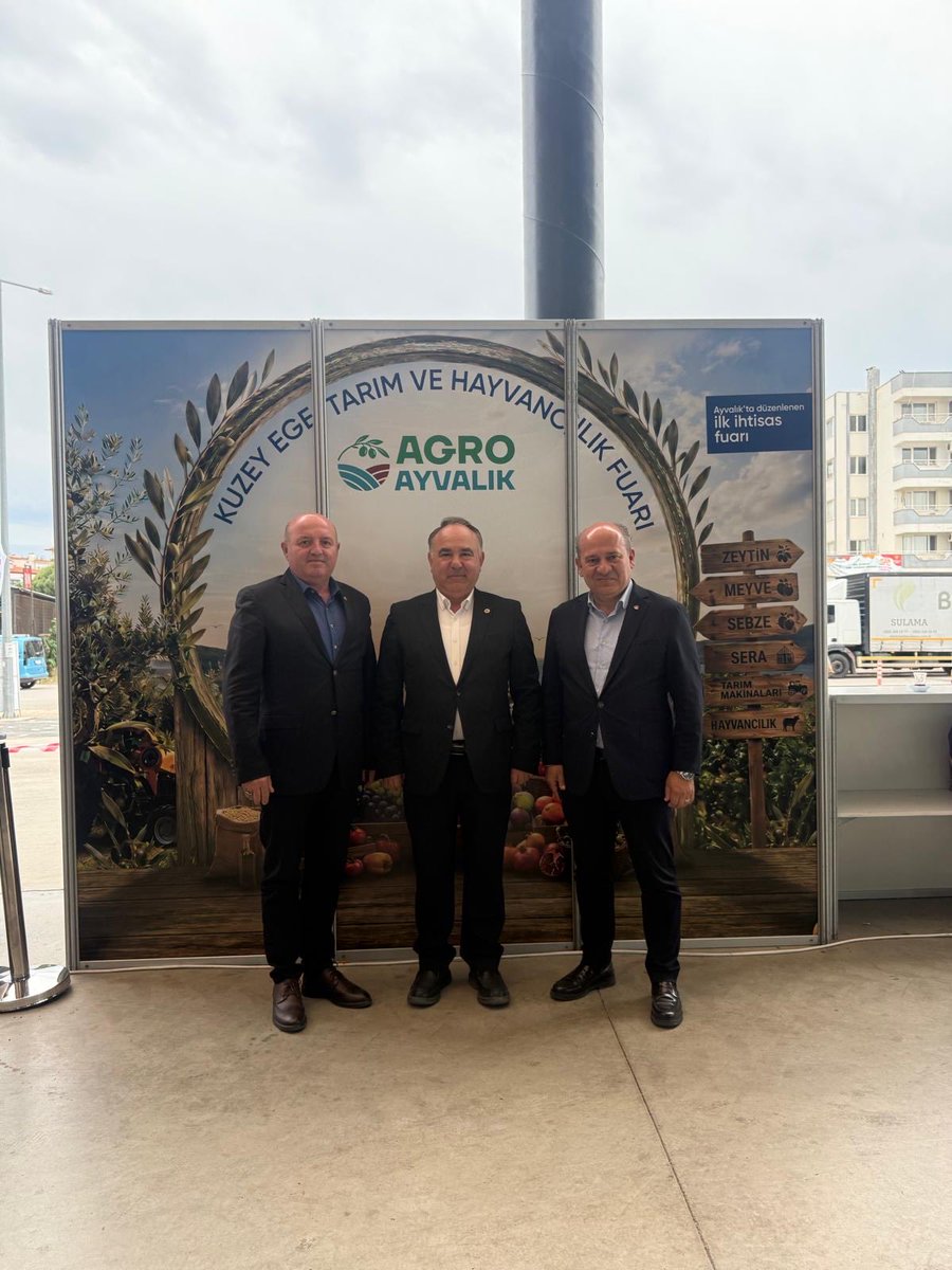 burhaniyeto's tweet photo. Burhaniye Ticaret Odası Yönetim Kurulu Başkanımız Sayın Hasan Varol, AgroAyvalık Kuzey Ege Tarım ve Hayvancılık Fuarı kapsamında düzenlenen “Zeytin Üretim Zirvesi”ne konuşmacı olarak katıldı.

Detaylar: https://t.co/3Q6nHBiyyd https://t.co/bhPC0tEvuR