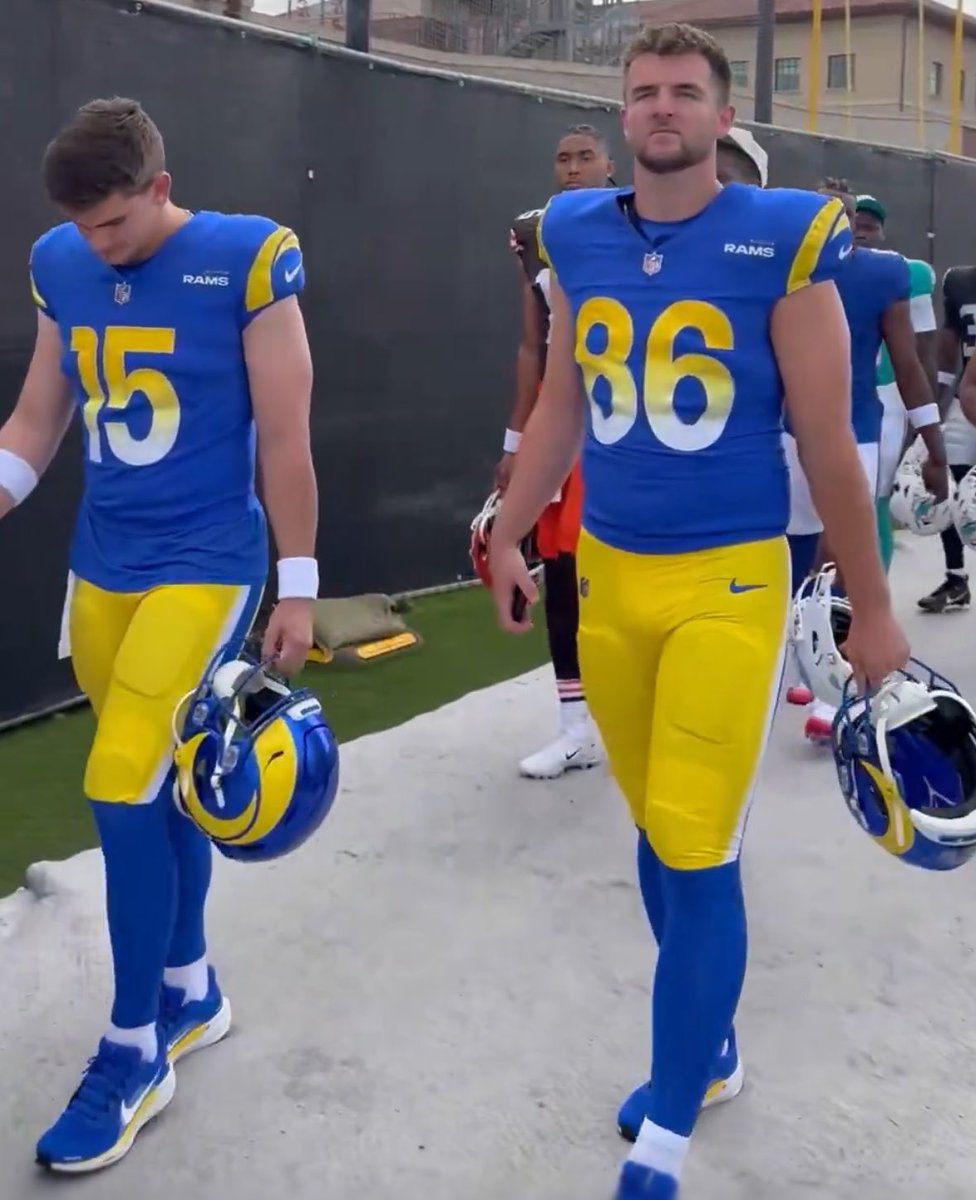 NFL Fashion Advice tweet media