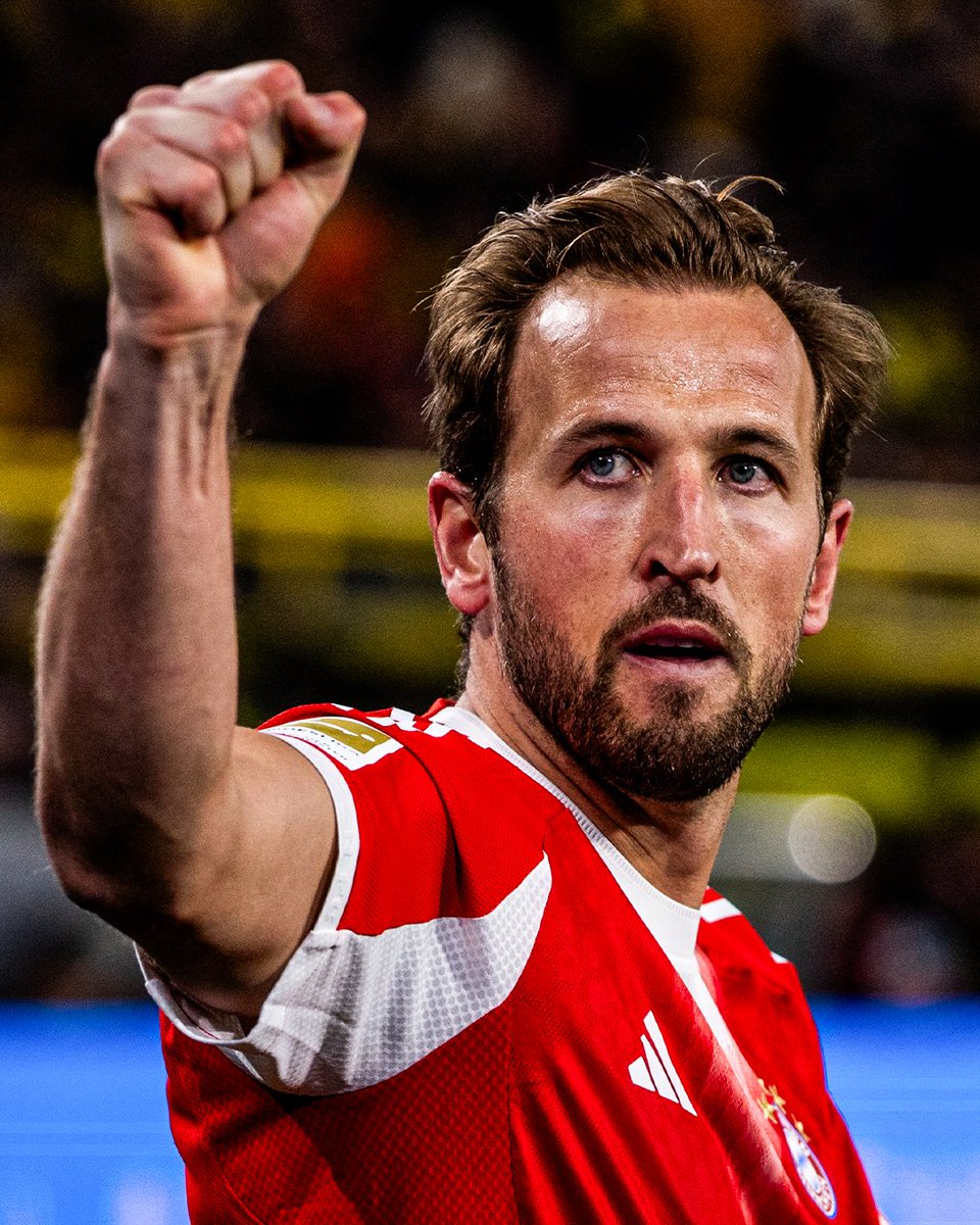hfworld_'s tweet photo. 🏴󠁧󠁢󠁥󠁮󠁧󠁿 Harry Kane has won the Torjägerkanone award for Bundesliga top scorer for the third consecutive season, every season since his arrival in Germany

He is also set to pick up his second European golden shoe prize with 36 goals, which is currently the most in the top five leagues https://t.co/knxSiRAsHJ