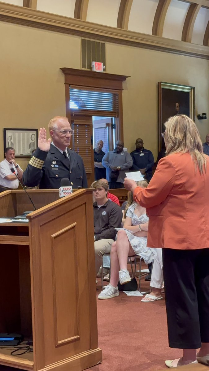309Allen's tweet photo. Today, we celebrate and usher in a new era of leadership as we swear in Brad Dixon as the new Chief of the Peoria Police Department. 

As a proud Peorian and career officer within PPD, Chief Dixon understands our community, and I look forward to his leadership. https://t.co/efFUbrHgRq