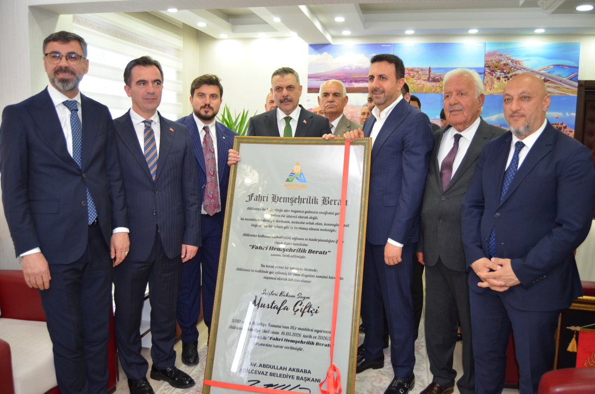 AdilcevazBld's tweet photo. Belediye Başkanımız Sayın Av. Abdullah AKBABA, şehrimize teşrif eden İçişleri Bakanımız Sayın Mustafa ÇİFTÇİ ve beraberindeki heyeti belediyemizde ağırladı.

Şehrimizi onurlandıran İçişleri Bakanımıza ilçemize gösterdikleri ilgi ve desteklerinden dolayı şükranlarımızı sunuyoruz. https://t.co/RTcICP1Xlv
