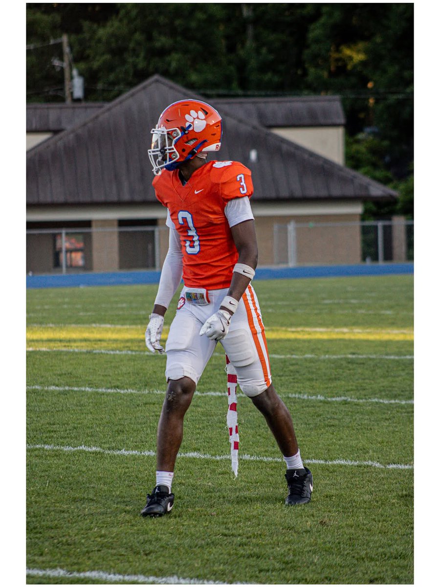 JakieseEberhart's tweet photo. NEXT UP 👀 2028 WR
📏 6’2” | 184 lbs
🎂 Only 15 years old

Spring Game Stats:
🔥 4 Receptions
🔥 81 Yards

#Recruiting #ClassOf2028 #GeorgiaFootball #WR #FridayNightLights

@RecruitGeorgia @CedarFootbal https://t.co/dF4RslVdbk