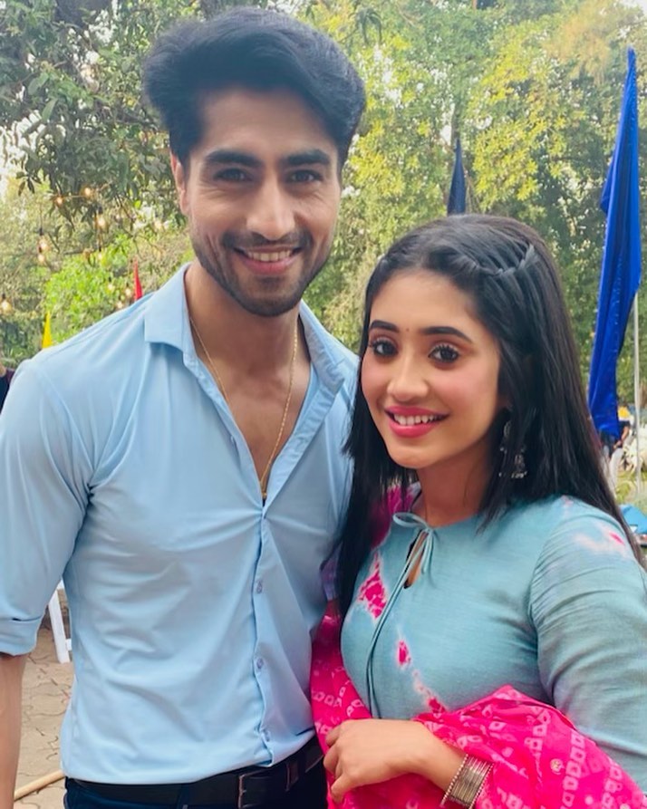 sanchit55225's tweet photo. Warning: Mr.17 &amp; Ms.18 are about to take over everyone’s timeline soon 👀✨🤍 
P.s- Advance Happy Birthday to you two beautiful souls🌷🤓
@ChopdaHarshad @shivangijoshi10 
[•#Harshadchopda #Shivangijoshi•] https://t.co/Gi2sCenpXE
