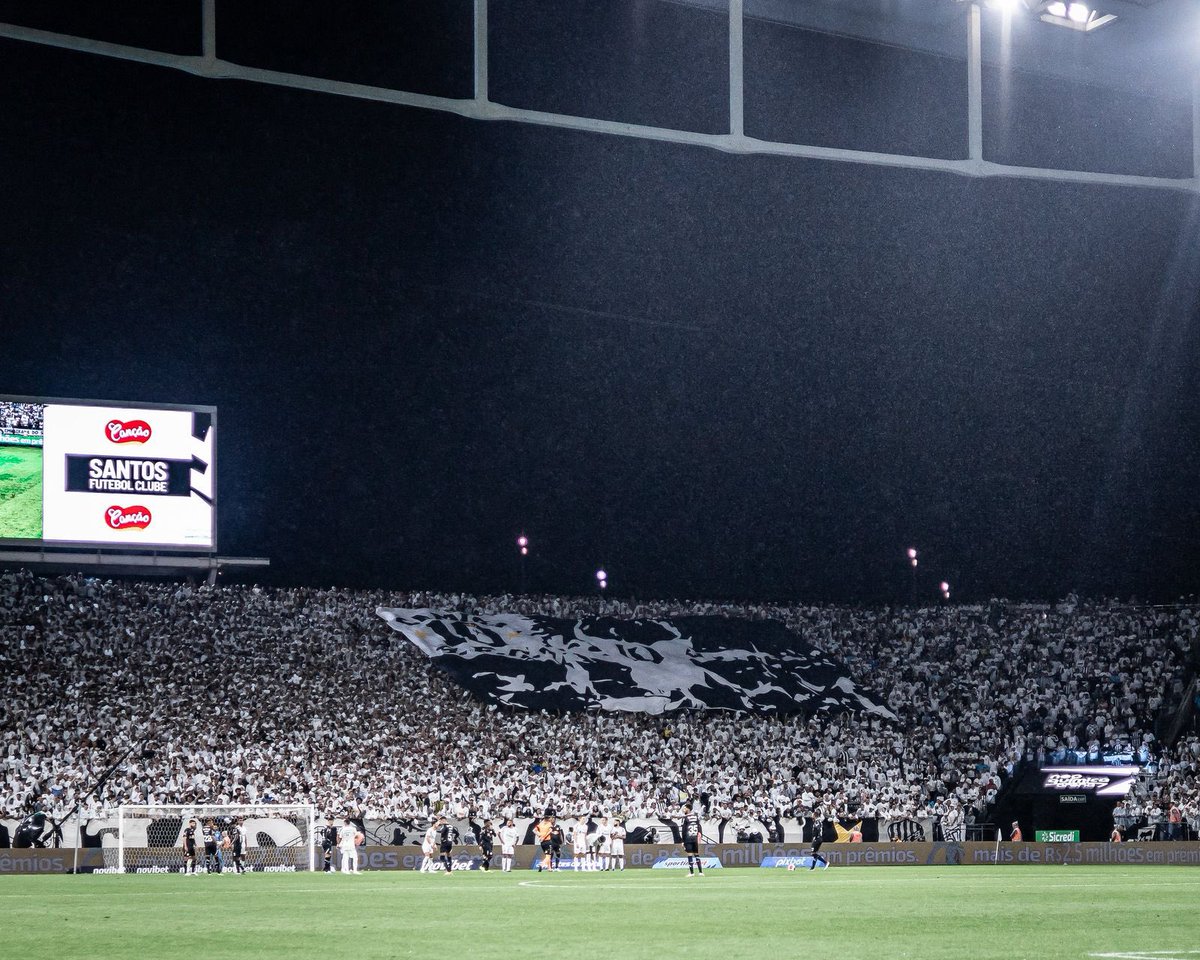 SantosFC's tweet photo. Amanhã é dia de Mar Branco na Capital. Amanhã é dia de SANTOS em campo! ⚪️⚫️ https://t.co/HyaNS5cLgd