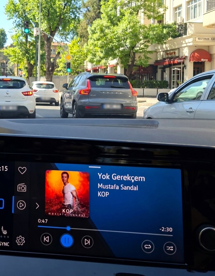 ugsym's tweet photo. Ben mahkum, sen kelepçem
Al kalemi, yaz dilekçem
Sıkı sıkı dur, yok gerekçem
Tanrıya kul olmaktan başka 🎶 https://t.co/X7A2EPOyqL