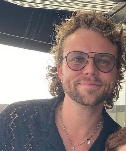 ⊹ ࣪ . 𝓒as || Shady piss irwin facts tweet media