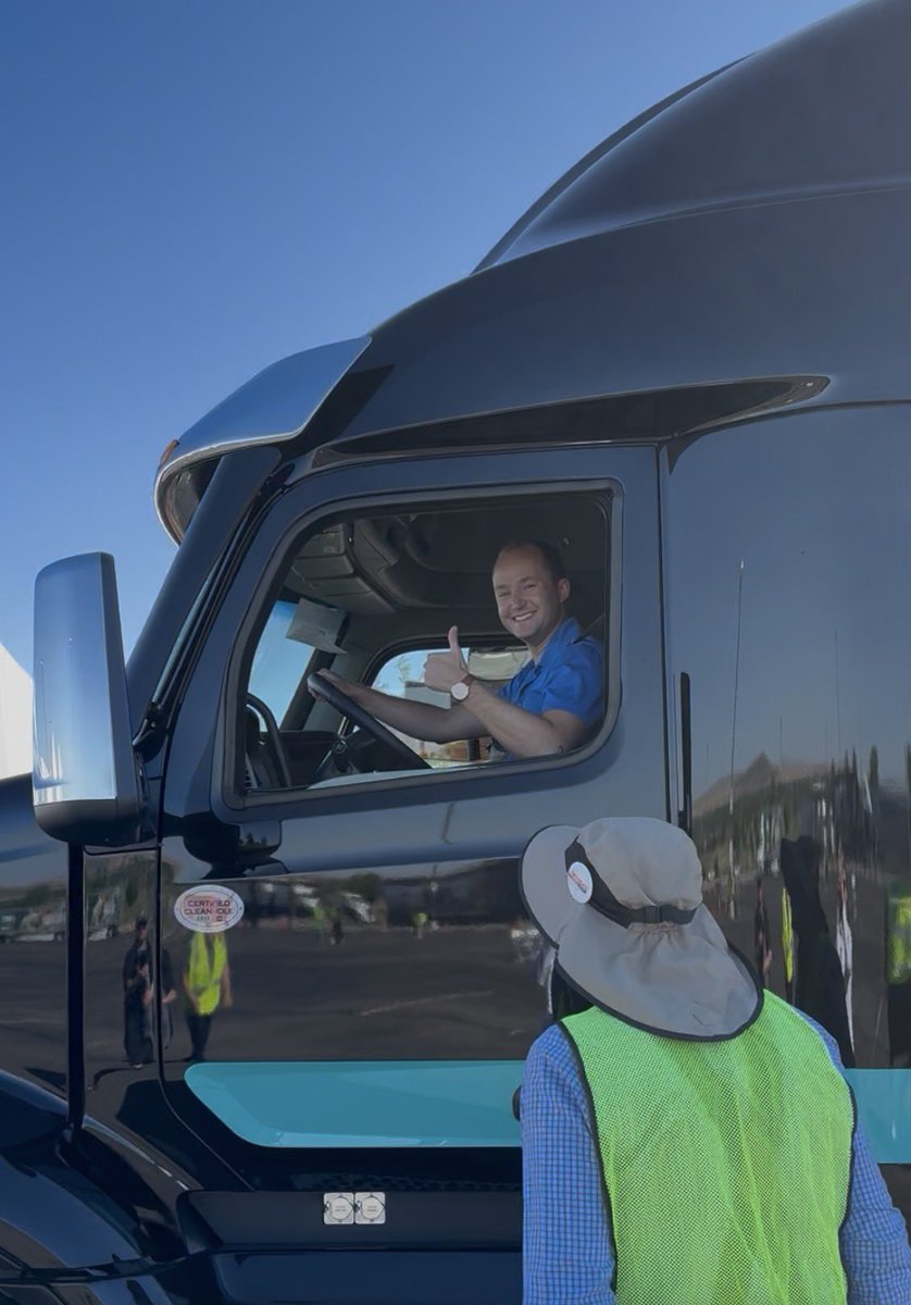 madisonsconner's tweet photo. Super fun morning out representing KRQE alongside Meteorologist Grant Tosterud in the celebrity portion of the NM National Trucking Competition! 

Love some friendly competition! Congrats Giuli Frendak for walking away with the win!!! 🎉 https://t.co/2827vrnIAo