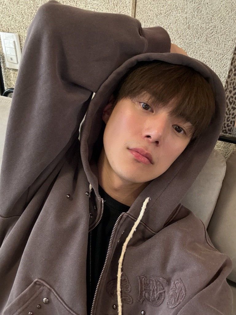 ▸ 𝙋𝙡𝙖𝙮 .ᐟ 𝘮𝘪𝘤𝘩𝘪。🐈 tweet media