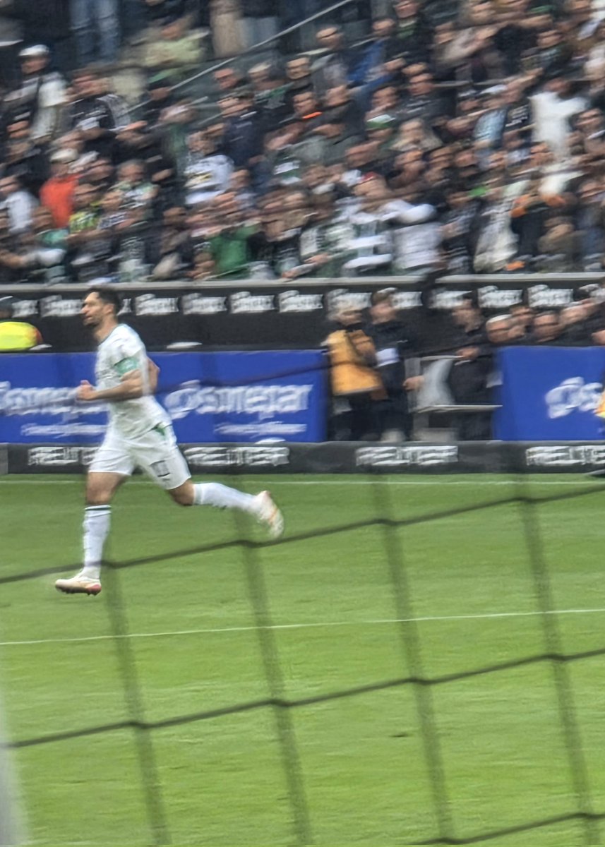 fohlennostalgy's tweet photo. #smallservice is back! #piccoloservicio #gladbach #bmghof  #bmgtsg https://t.co/ptbuH9oezQ