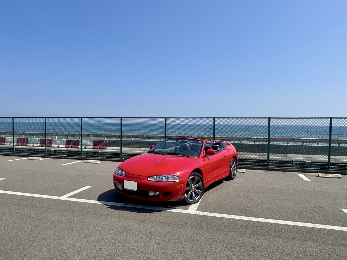 hareku_mozo's tweet photo. 大磯ロングビーチにて
おしゃれなイベント エモい車沢山
愛車のフォトスポットを用意してくれるのはとても嬉しい☺️

#romanticcars #ロマンティックカーズ https://t.co/ZyQDNGvq35