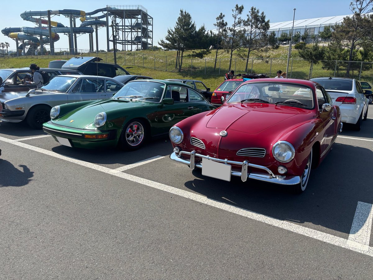 hareku_mozo's tweet photo. 大磯ロングビーチにて
おしゃれなイベント エモい車沢山
愛車のフォトスポットを用意してくれるのはとても嬉しい☺️

#romanticcars #ロマンティックカーズ https://t.co/ZyQDNGvq35