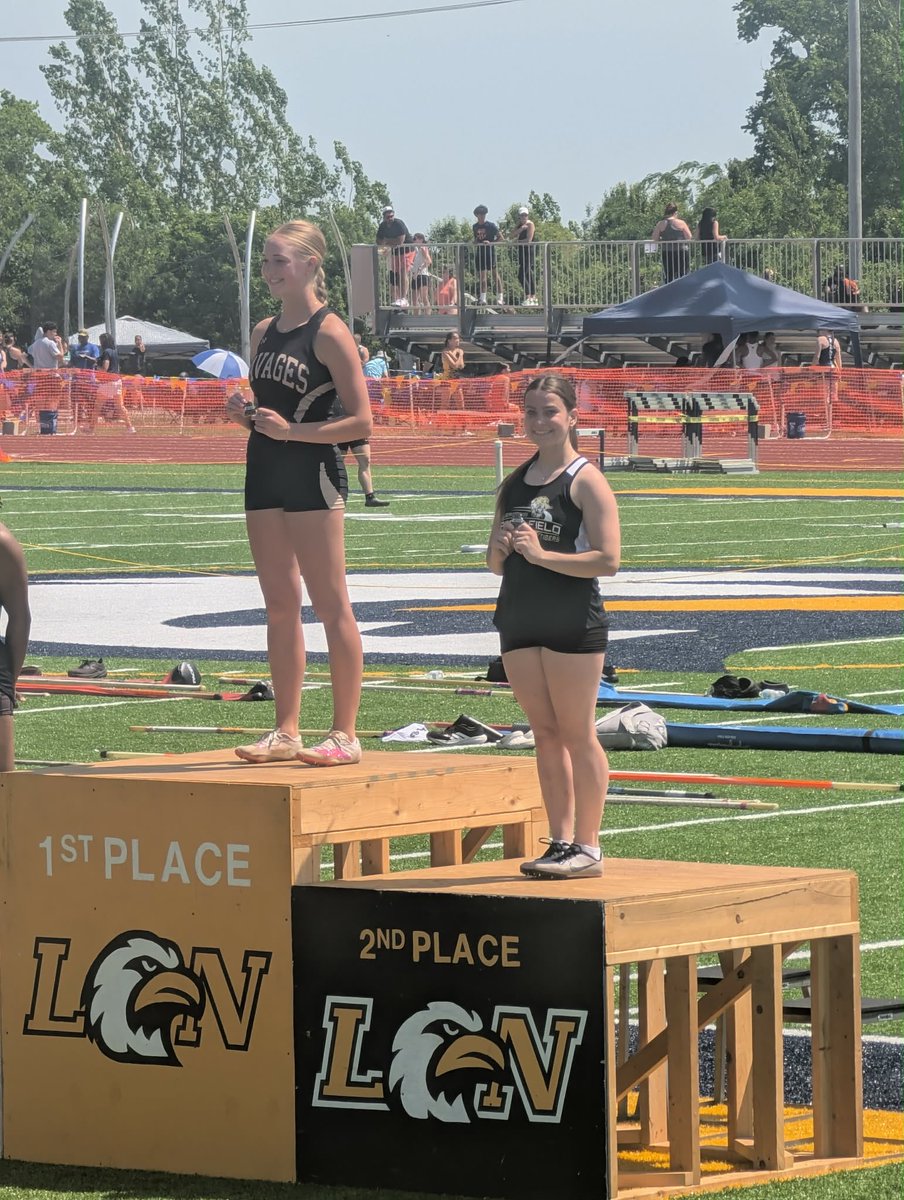 ESHS_Track's tweet photo. Elizabeth McCoy qualifies for sectionals in the 100 hurdles with a 2nd place finish!!! @HS_ESSD40 @ESHS_Activities https://t.co/SaOm4tFuTl