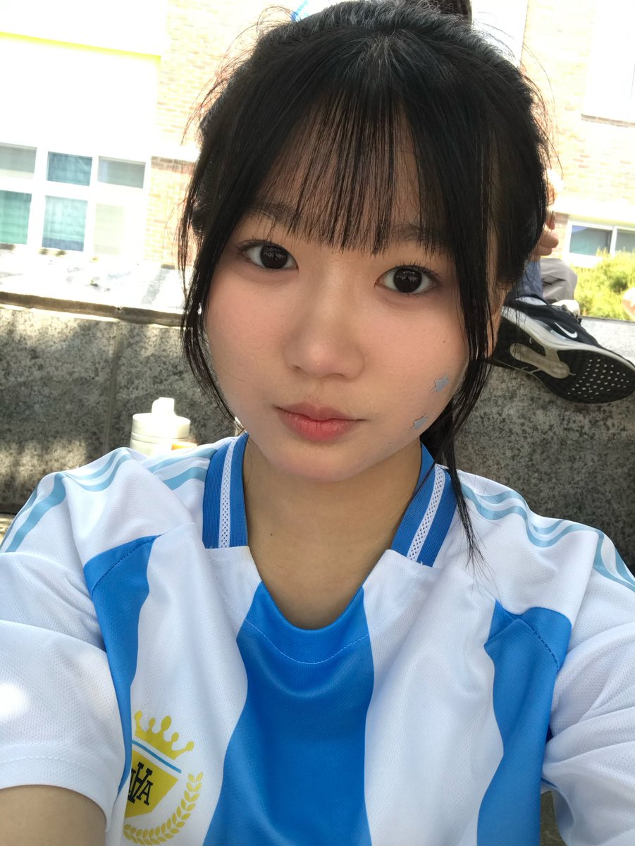 두다 tweet media