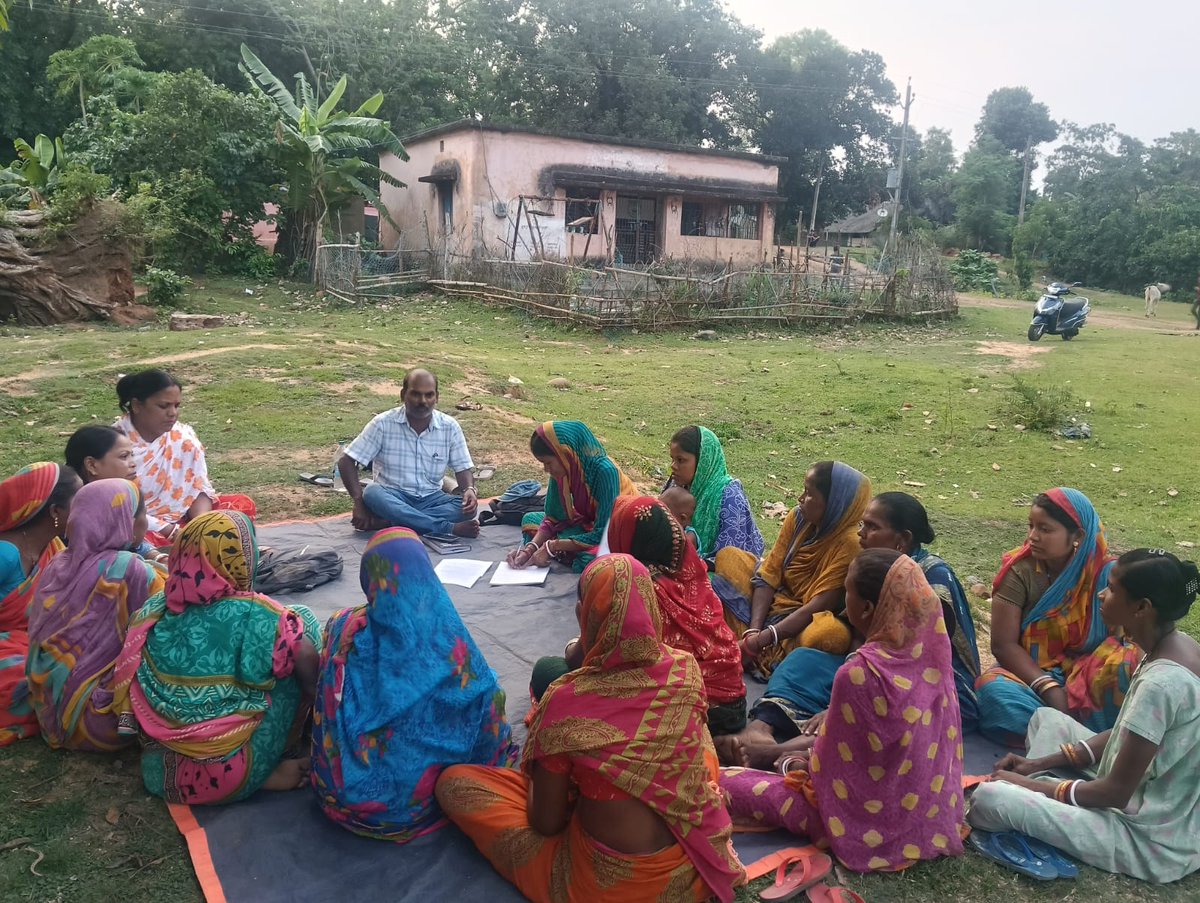 GadadharDash4's tweet photo. Under the "Padia ru Badhia" a meeting was held in Pagadadiha village, Kaptipada block, to discuss second crop cultivation. It was decided to submit a formal written demand to the govt  for the distribution of free seeds before October 15.
​@KVSinghDeo1 @krushibibhag
#SecondCrop https://t.co/SxhYMeCyQa