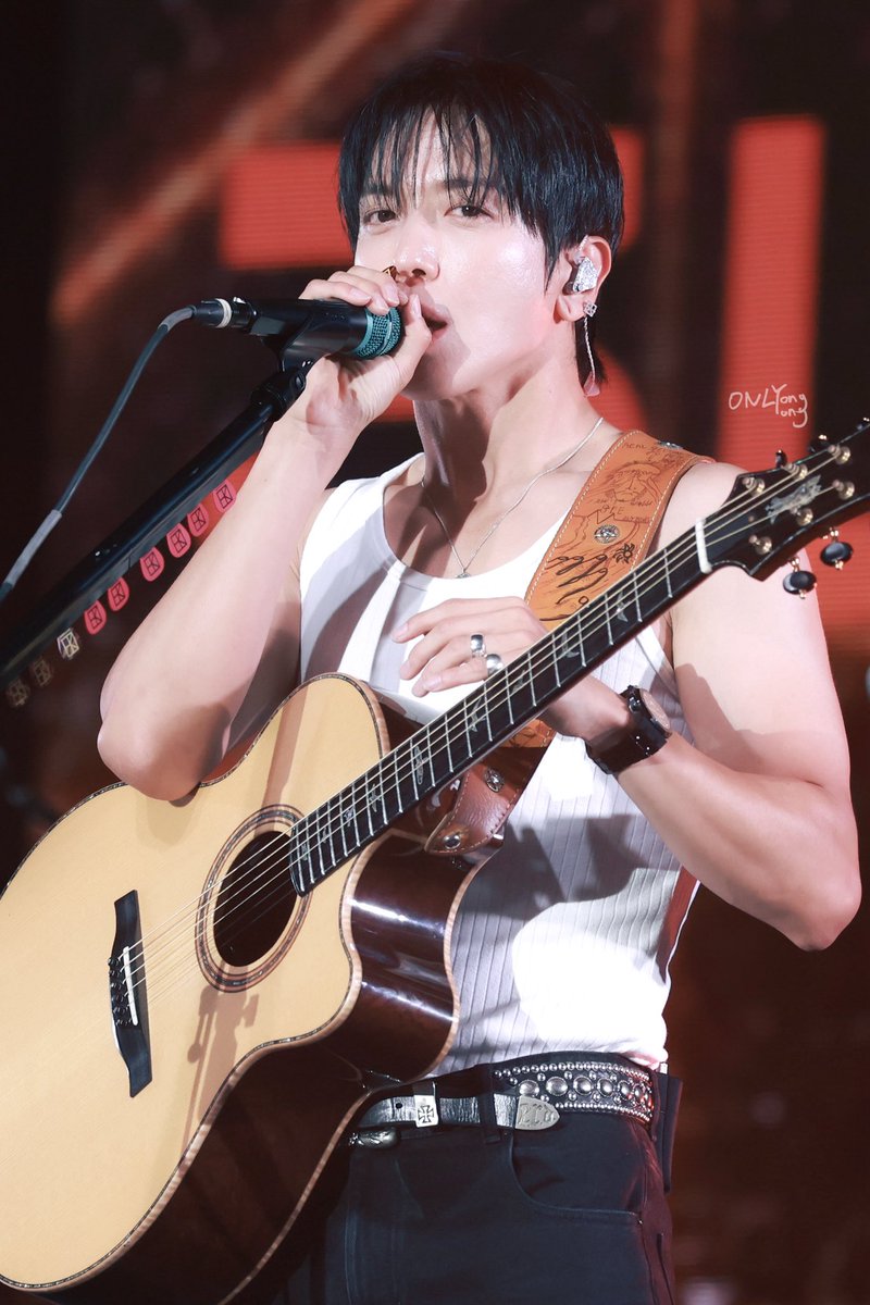yon_cn4's tweet photo. 20260516 CNBLUE LIVE '3LOGY' 

In Hong Kong

@JYHeffect 

#CNBLUE #씨엔블루 #정용화 
#JUNGYONGHWA https://t.co/fNVVlP1MQp