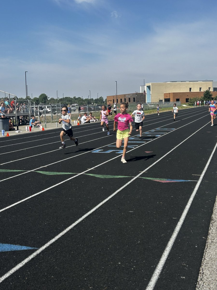 AG Track tweet media