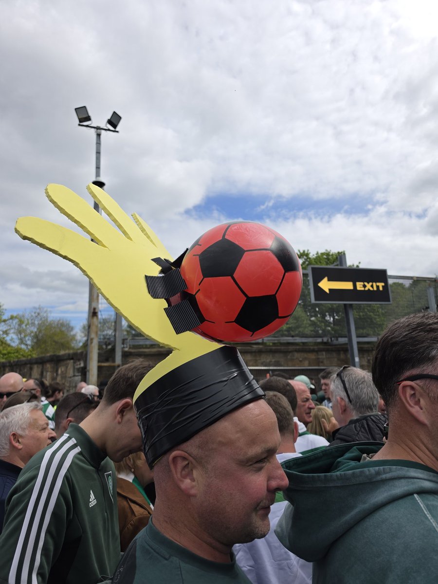 bhoypb's tweet photo. @GerryHassan Handball https://t.co/9DuxBlddKw