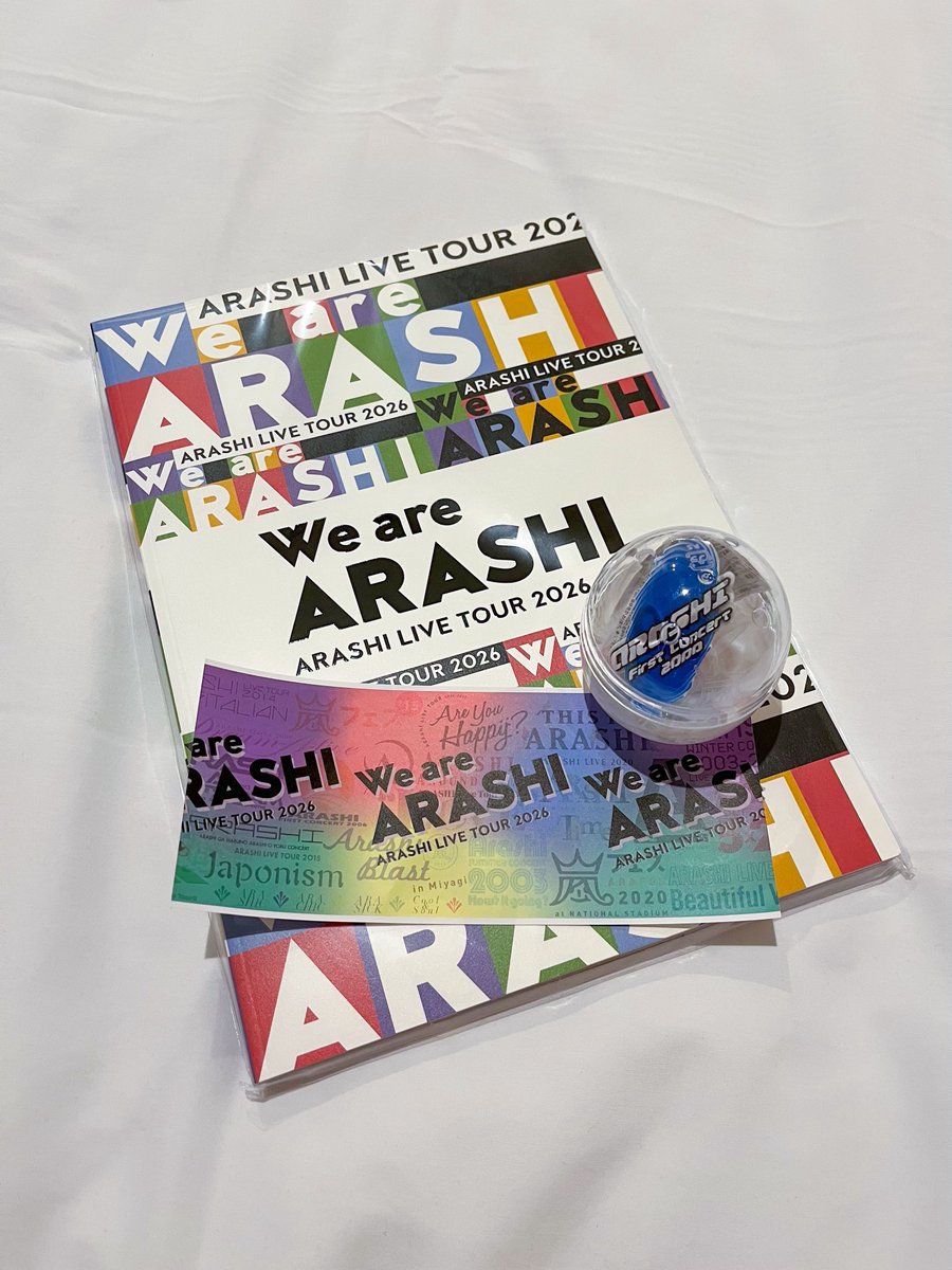 J_8oot's tweet photo. We are ARASHI 💙❤️💚💛💜
5人がそこに居るということが本当に愛しくて開幕早々泣いてしまった…😭生で姿を見れて大変幸せでした😭😭嵐の愛が詰まった3時間、めちゃくちゃ楽しかったです🥲✨
残りもどうか無事に駆け抜けられますように…… https://t.co/95GB0WHVoc